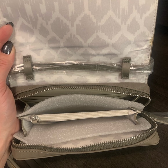 Hudson medium crossbody- Dove grey - Picture 2 of 7